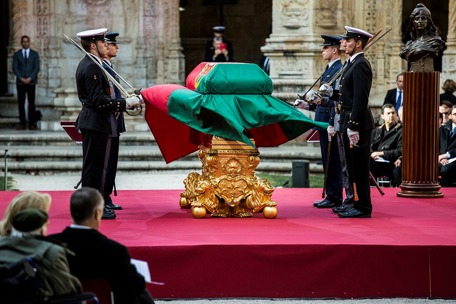 Resultado de imagem para mario soares funeral