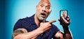 Dwayne Johnson lidera o top de rendimentos da Forbes