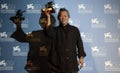 Kim Ki-duk premiado com o Le�o de Ouro