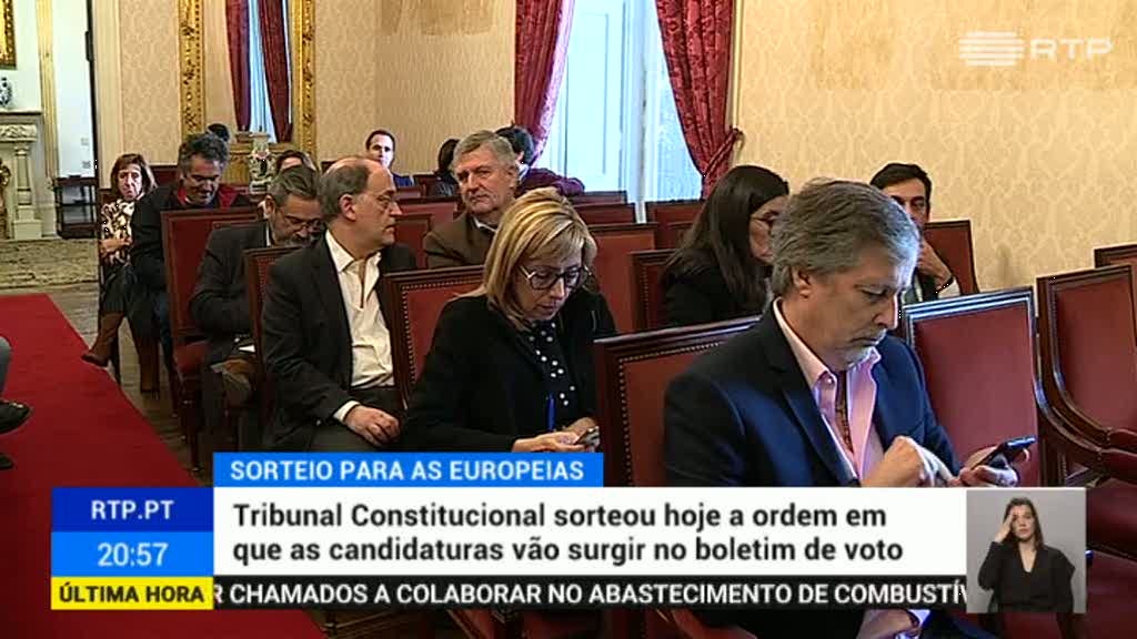 Boletins de voto. Sorteio coloca MRPP em primeiro e CDU em �ltimo