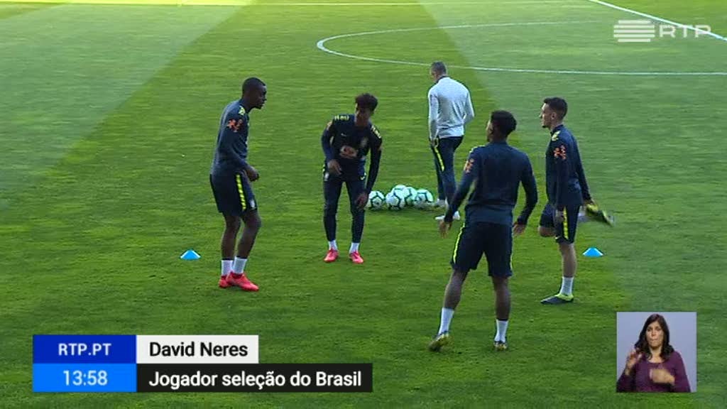 Sele��o brasileira em est�gio no Est�dio do Drag�o