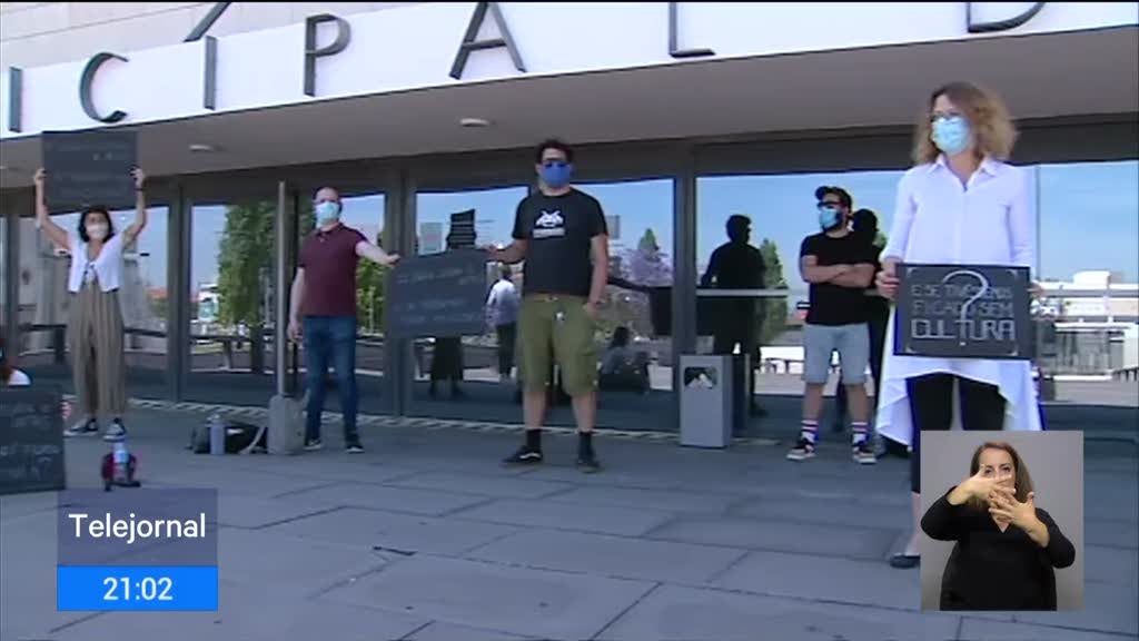 Dificuldades no sector do espet�culo. Profissionais das artes manifestaram-se