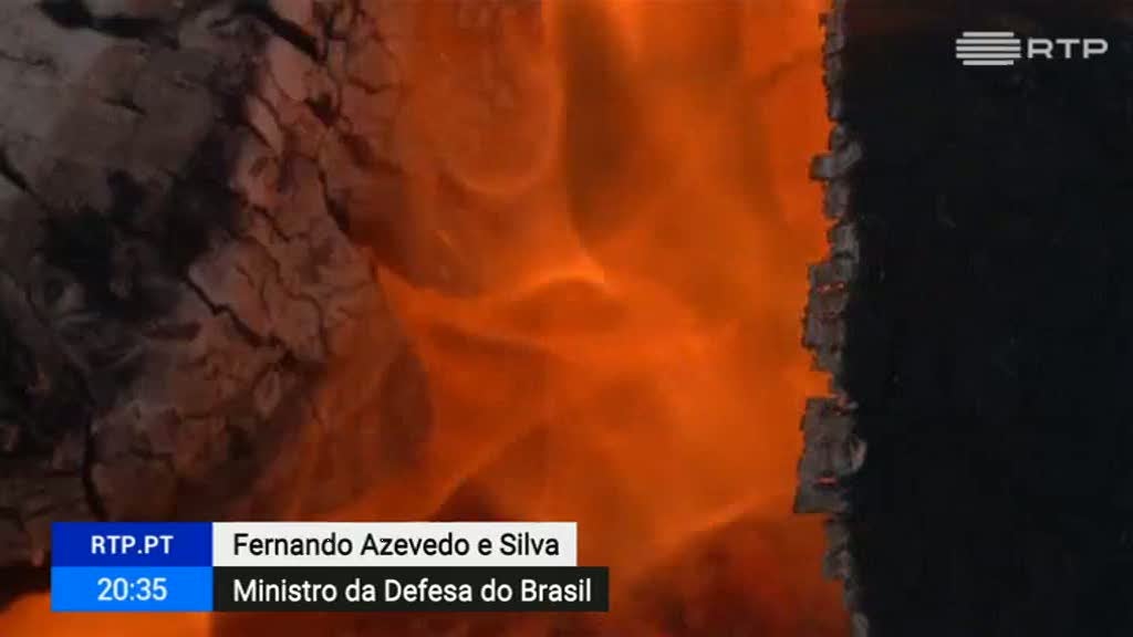 Brasil aceita ajuda de Reino Unido e dos EUA contra chamas na Amaz�nia
