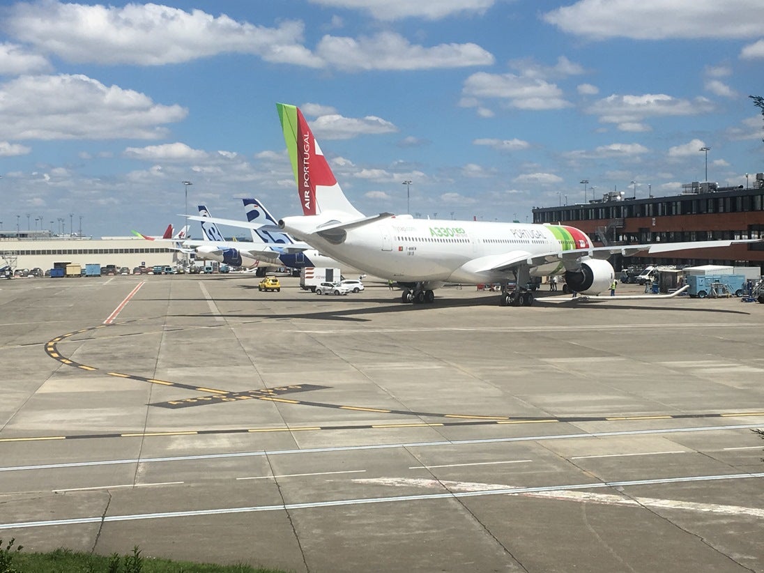 PS desafia TAP a corrigir plano de rotas �reas que lesa interesse nacional