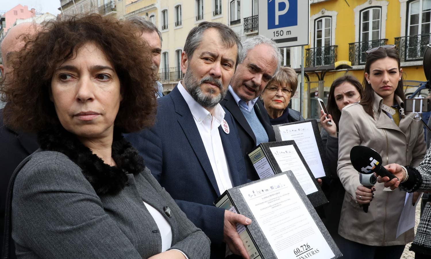 Dinheiro para Novo Banco daria para triplo do tempo dos professores, diz M�rio Nogueira