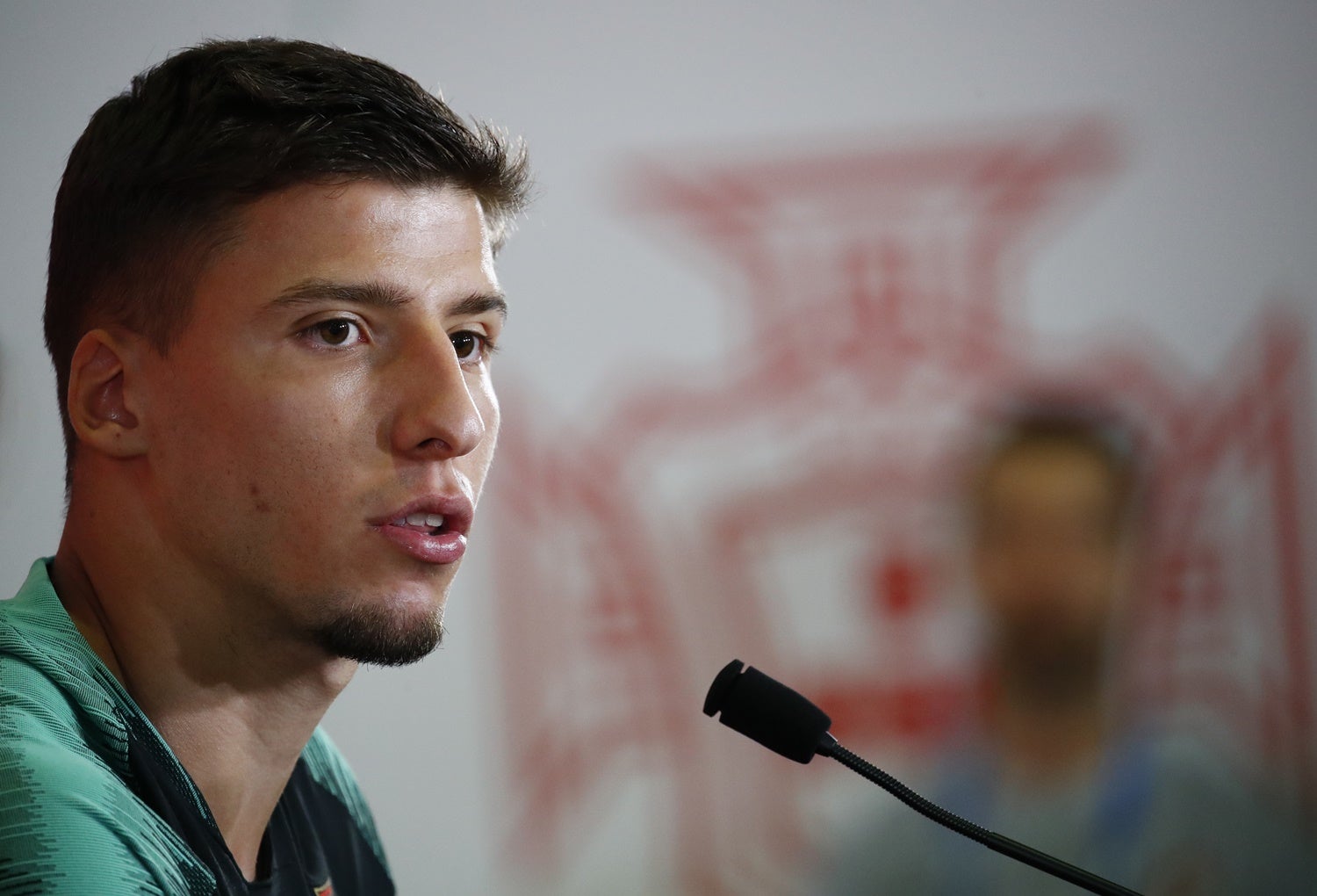 R�ben Dias diz que Portugal tem que estar a um n�vel muito alto