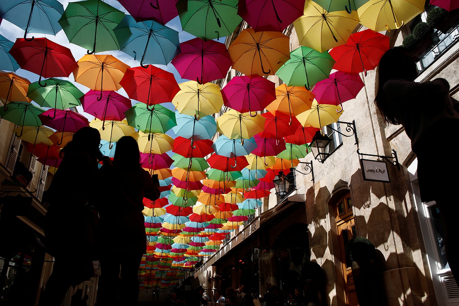 Artista portuguesa d� cor �s ruas pelo mundo