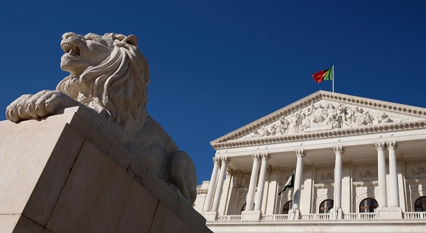 Coliga��o alarga vantagem sobre o PS na sondagem di�ria da RTP