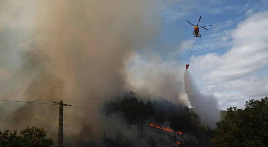 Constrangimentos com sete helic�pteros para combate a inc�ndios