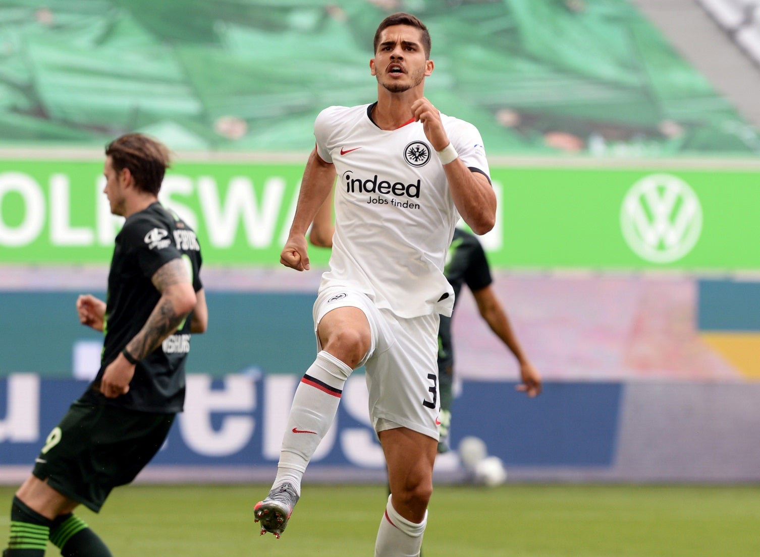 Andr� Silva marca na vit�ria do Eintracht em Wolfsburgo