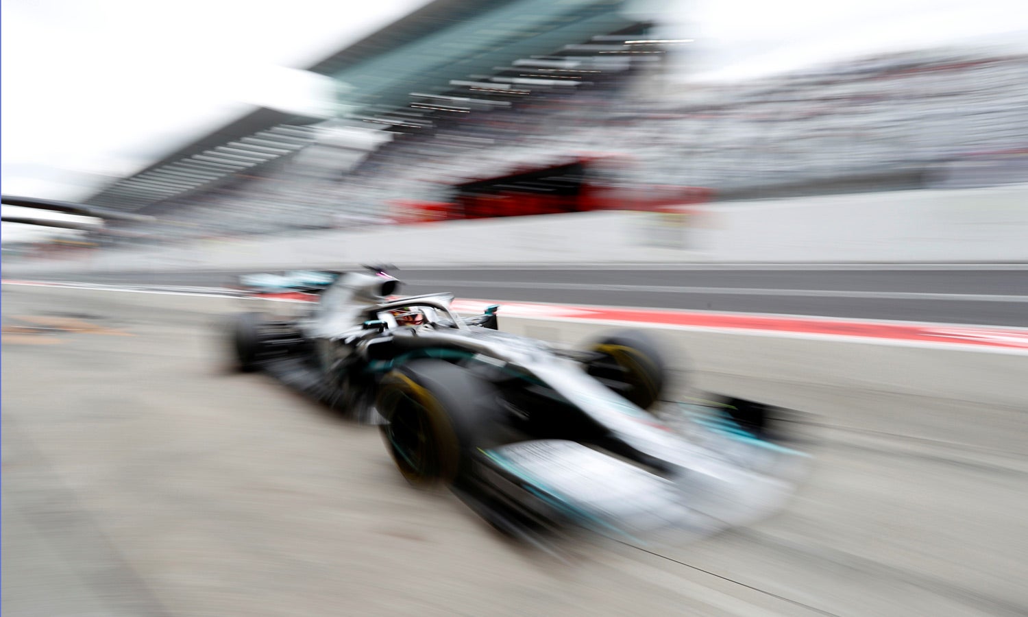 Qualifica��es do Grande Pr�mio de F1 em Suzuka adiadas para domingo devido a tuf�o