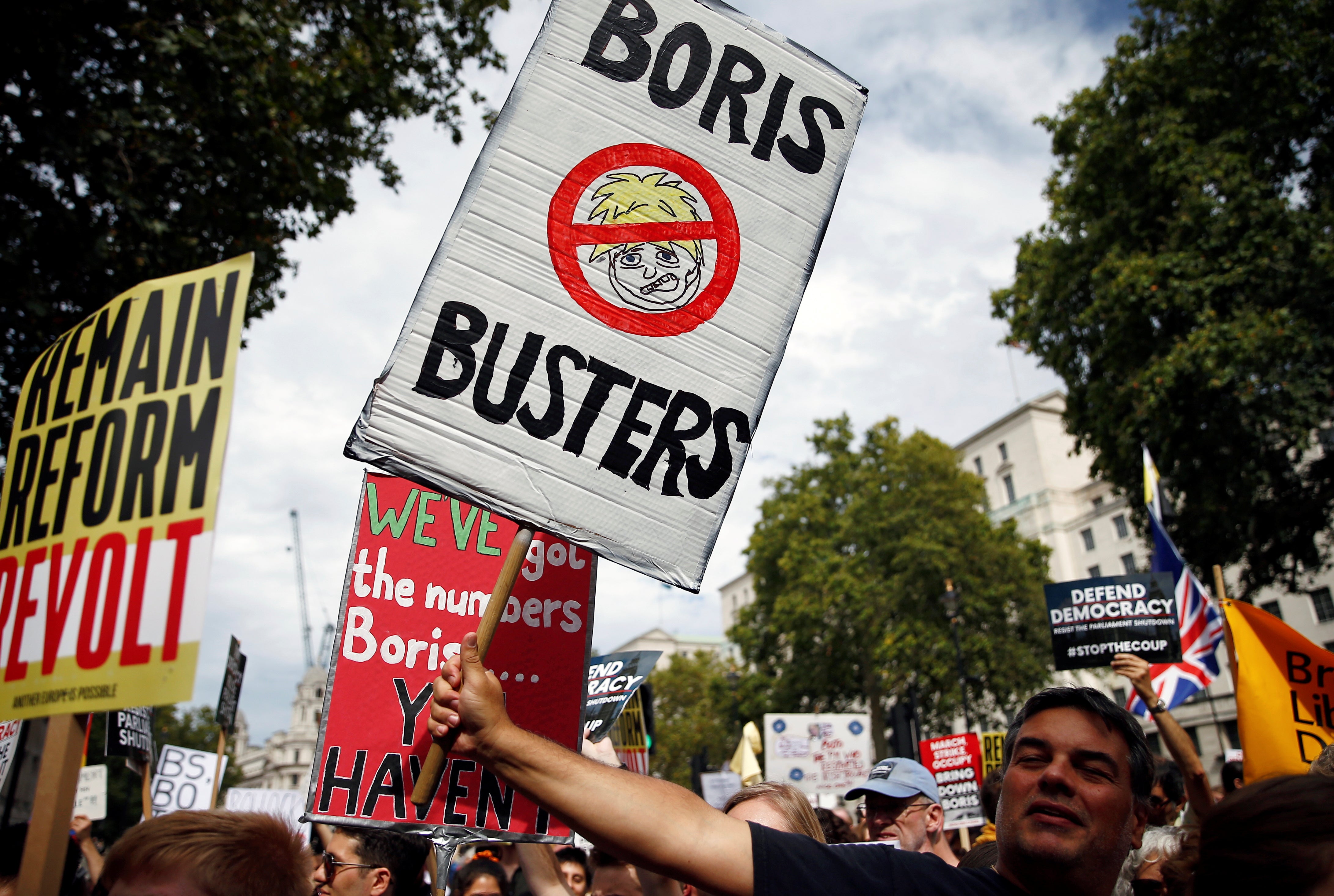 Brit�nicos gritam �vergonha� e pedem para parar  golpe de Boris Johnson