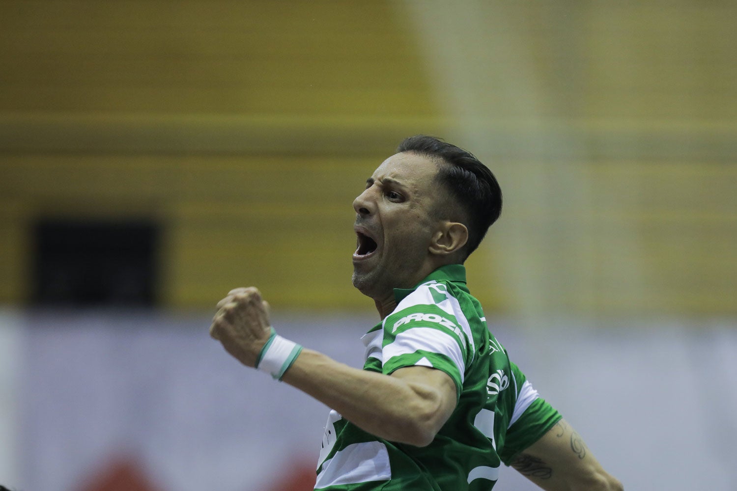 Sporting vence Benfica e conquista Superta�a de futsal