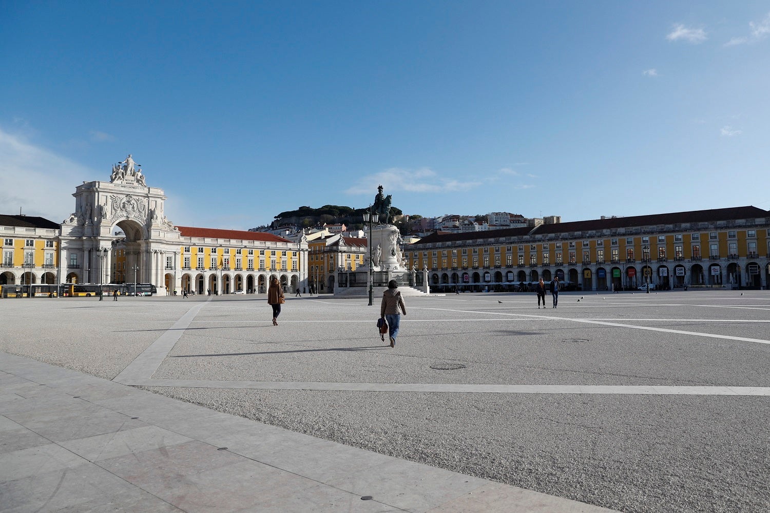 Governo vai prolongar at� ao final do ano o pagamento dos cr�ditos aos bancos