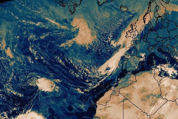 Portugal continental com 13 distritos sob aviso vermelho devido a furac�o Leslie