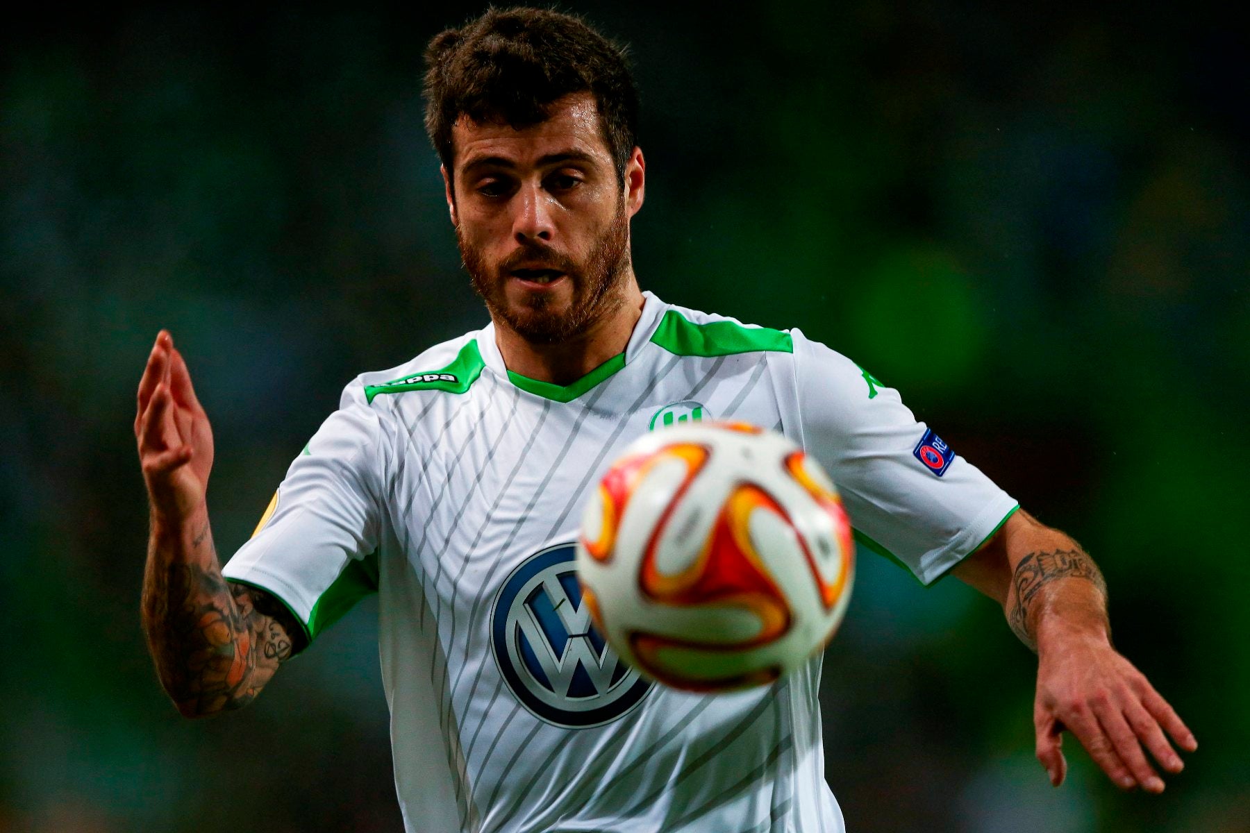 Vieirinha mant�m tr�s �grandes� na corrida ao t�tulo