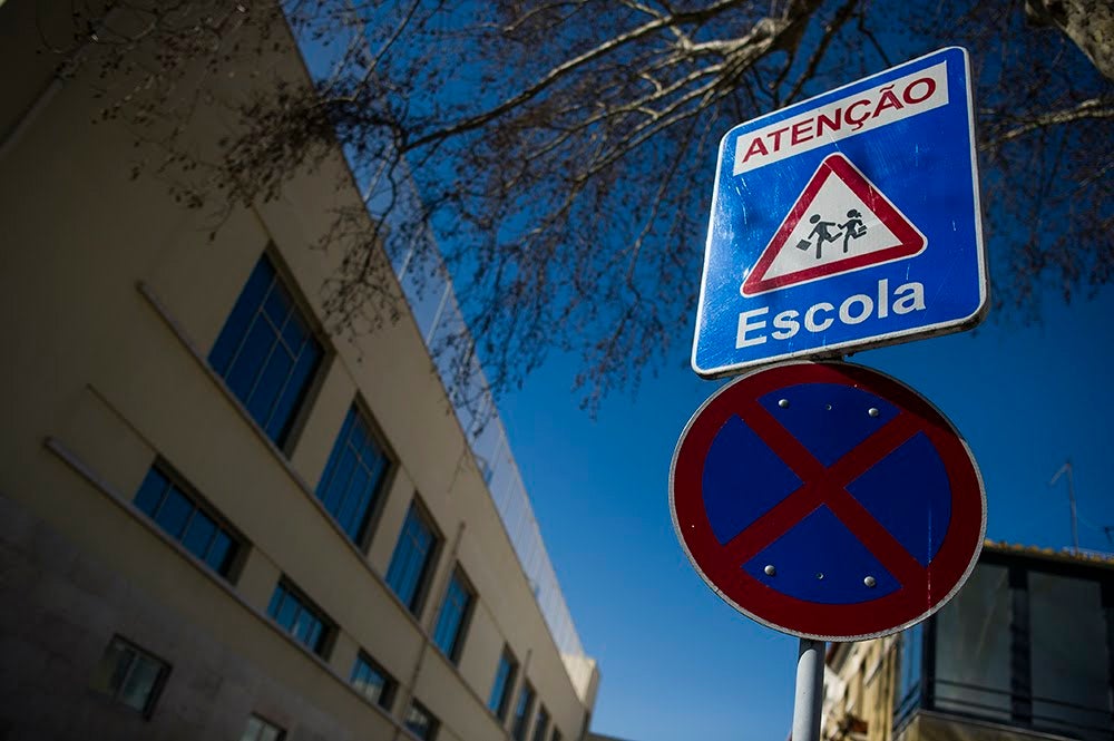 Greve dos funcion�rios n�o docentes fecham escolas um pouco por todo o pa�s