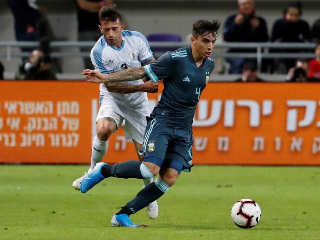 Saravia cedido pelo FC Porto ao Internacional de Porto Alegre at� final do ano