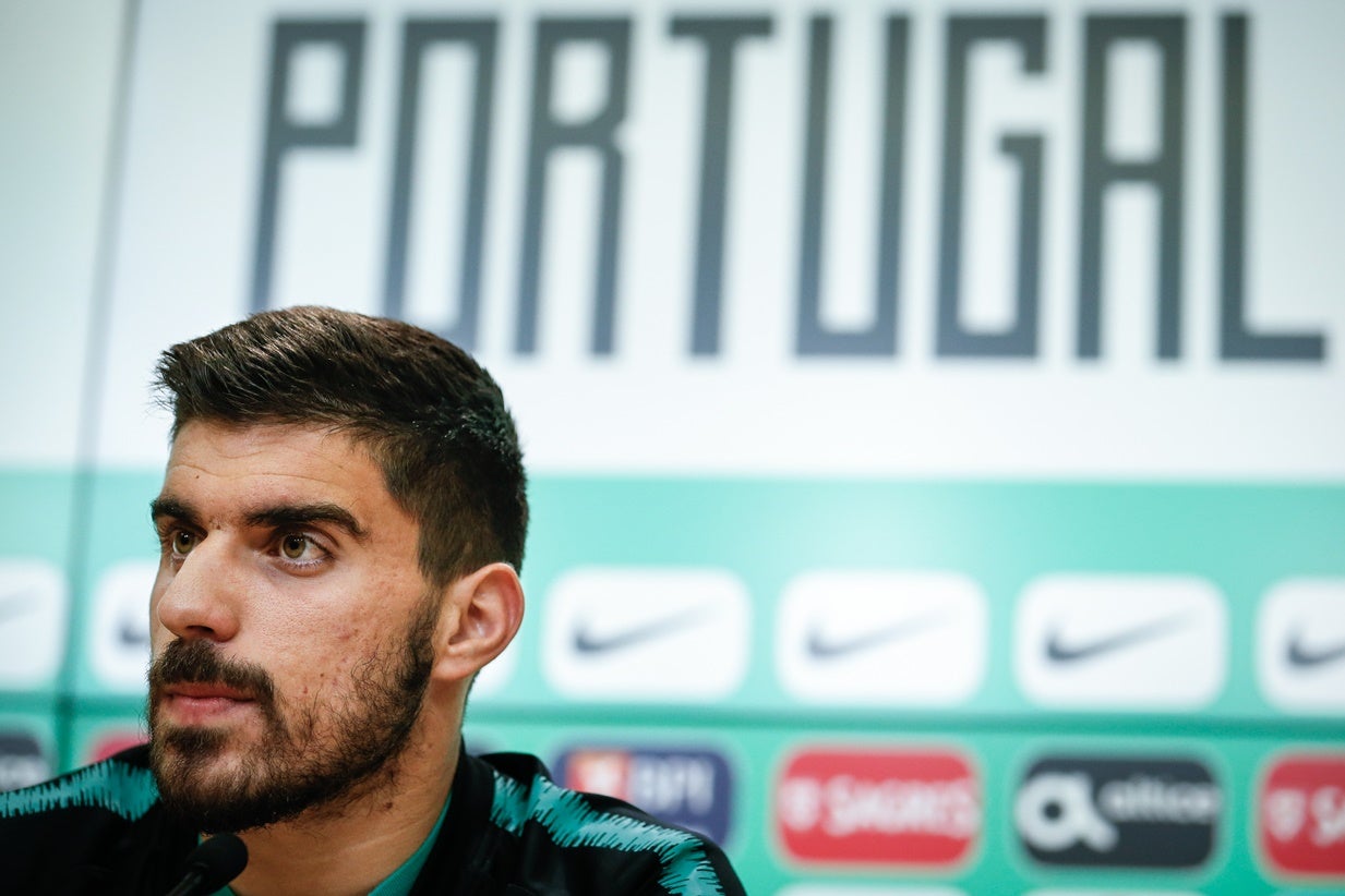 R�ben Neves assume candidatura a revalidar t�tulo europeu