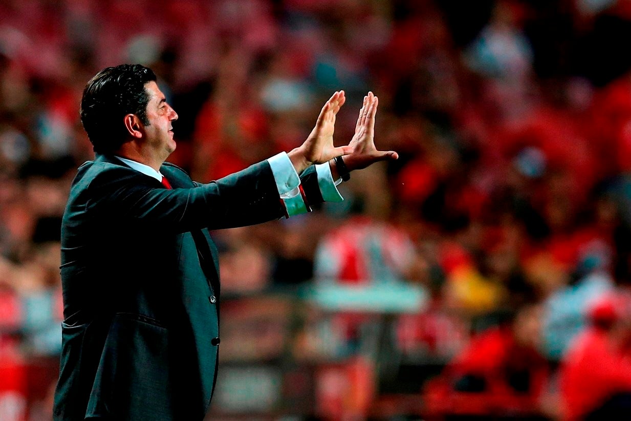 Benfica joga em Atenas com o AEK para a Liga dos Campe�es