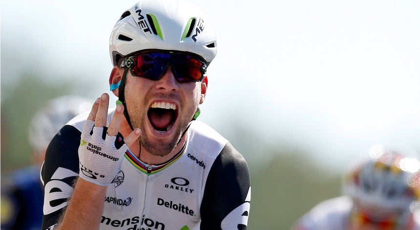 Mark Cavendish vence ao sprint pela quarta vez no Tour