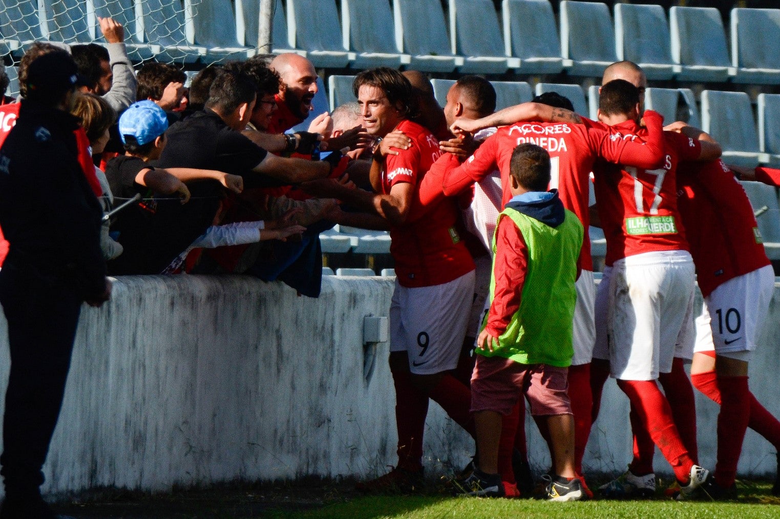 Santa Clara j� chegou a Lisboa depois de dois adiamentos