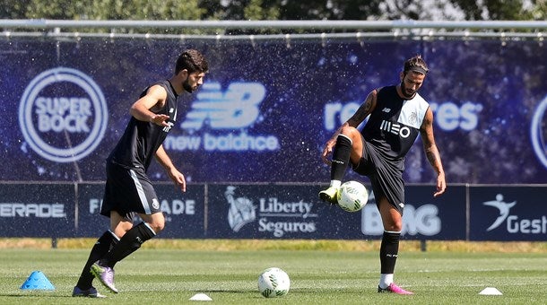 Drag�es regressam aos treinos j� com S�rgio Oliveira