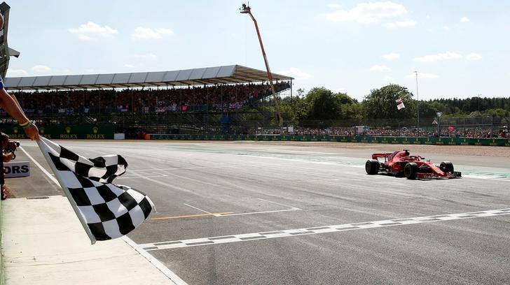 Vettel ganha em Silverstone