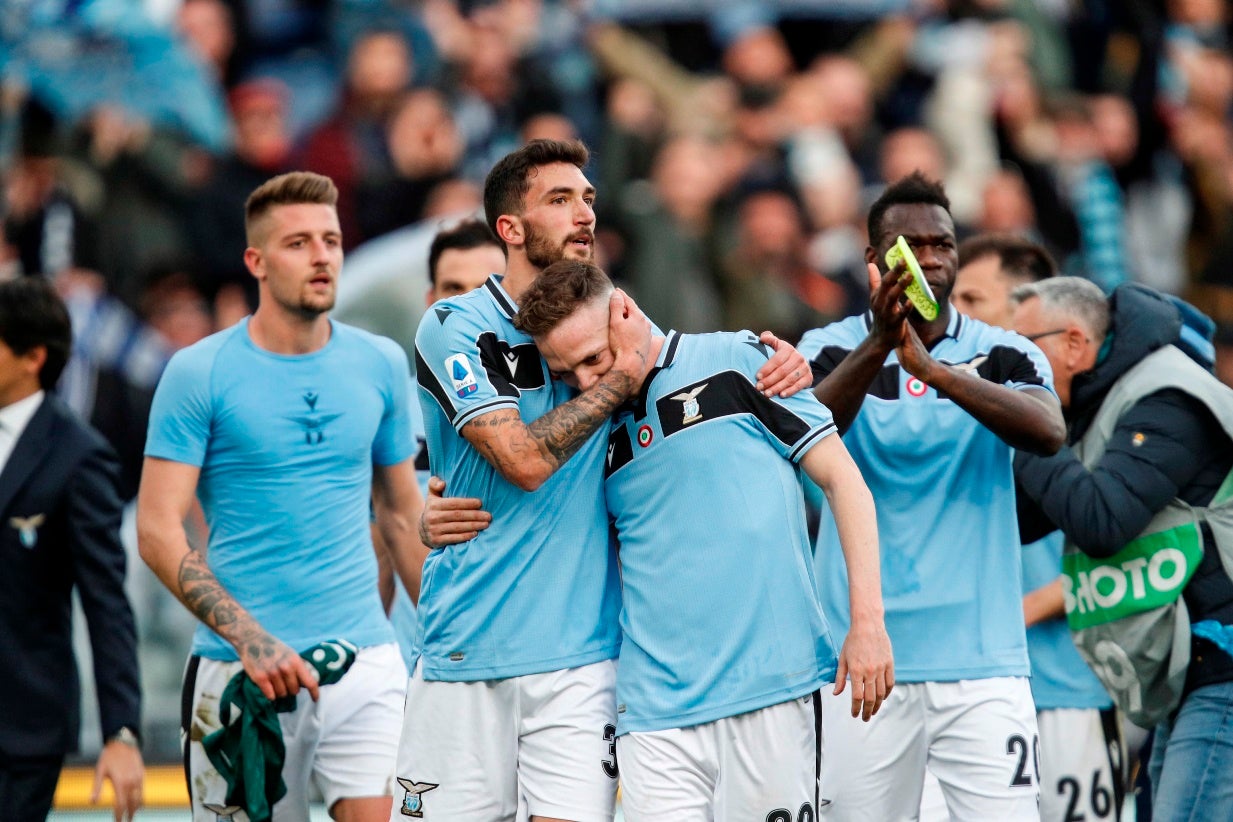 Lazio vence Bolonha e assume lideran�a da `Serie A`