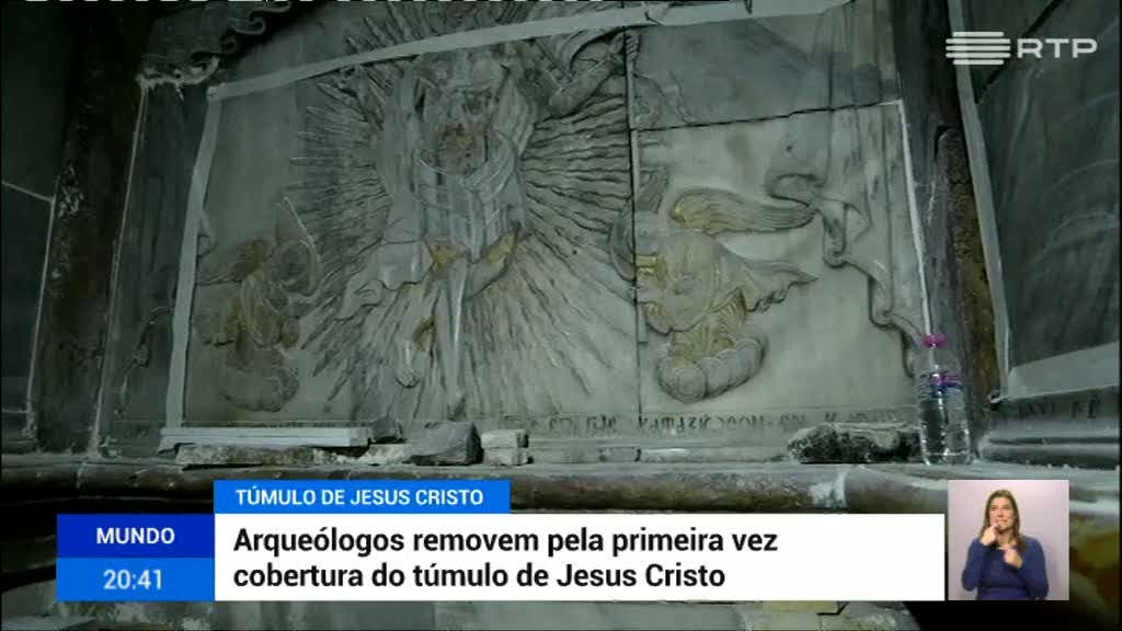 Resultado de imagem para tumulo de jesus pedra de mármore caverna