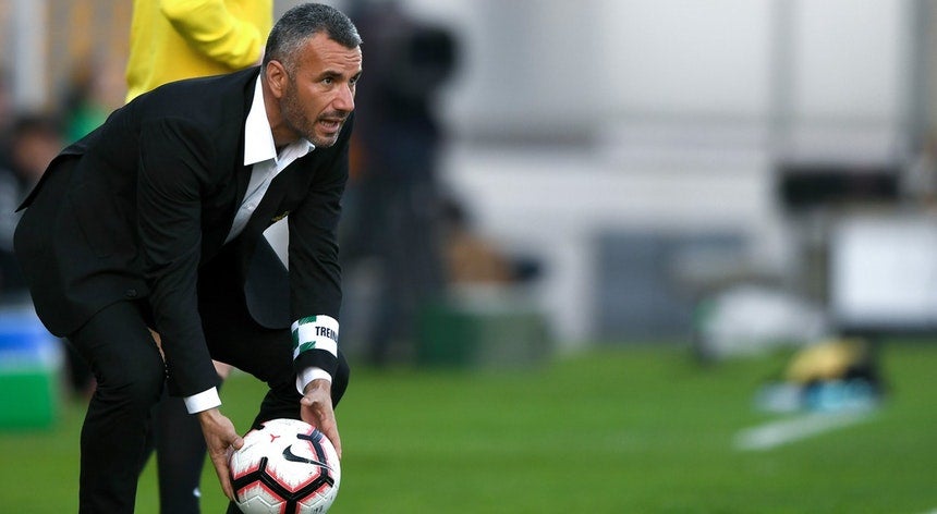 Ivo Vieira promete trabalho �rduo para o Vit�ria crescer nas provas europeias