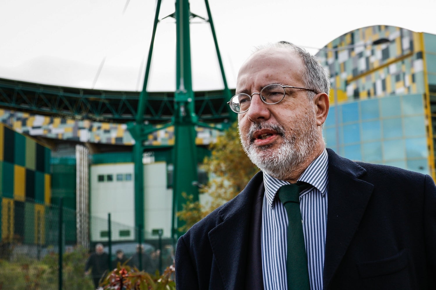 S�cios decidem manter suspens�o de Bruno de Carvalho