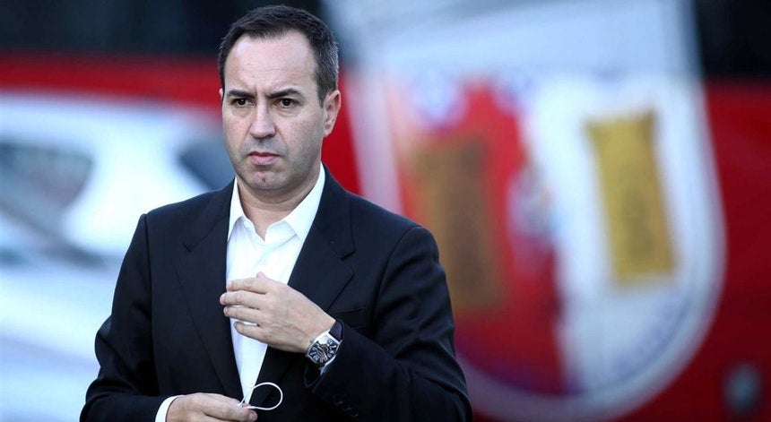 Ant�nio Salvador suspenso 132 dias. Braga diz que decis�o � injusta e ilegal