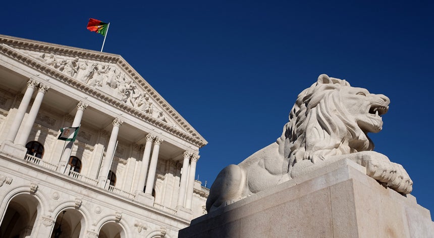 Socialistas encurtam dist�ncia para a coliga��o na sondagem di�ria da RTP