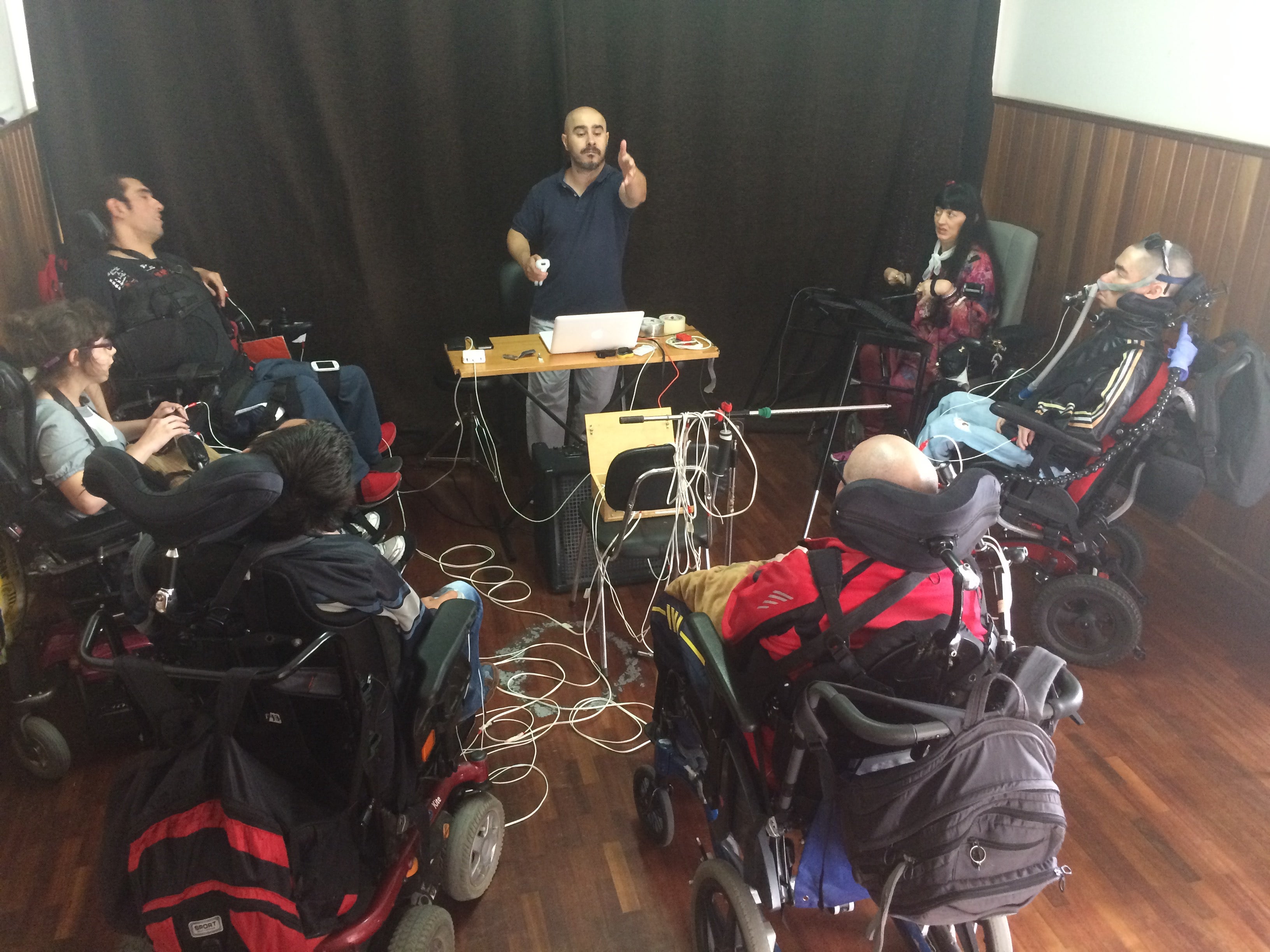 Grande Reportagem Antena1: Ligados ao mundo