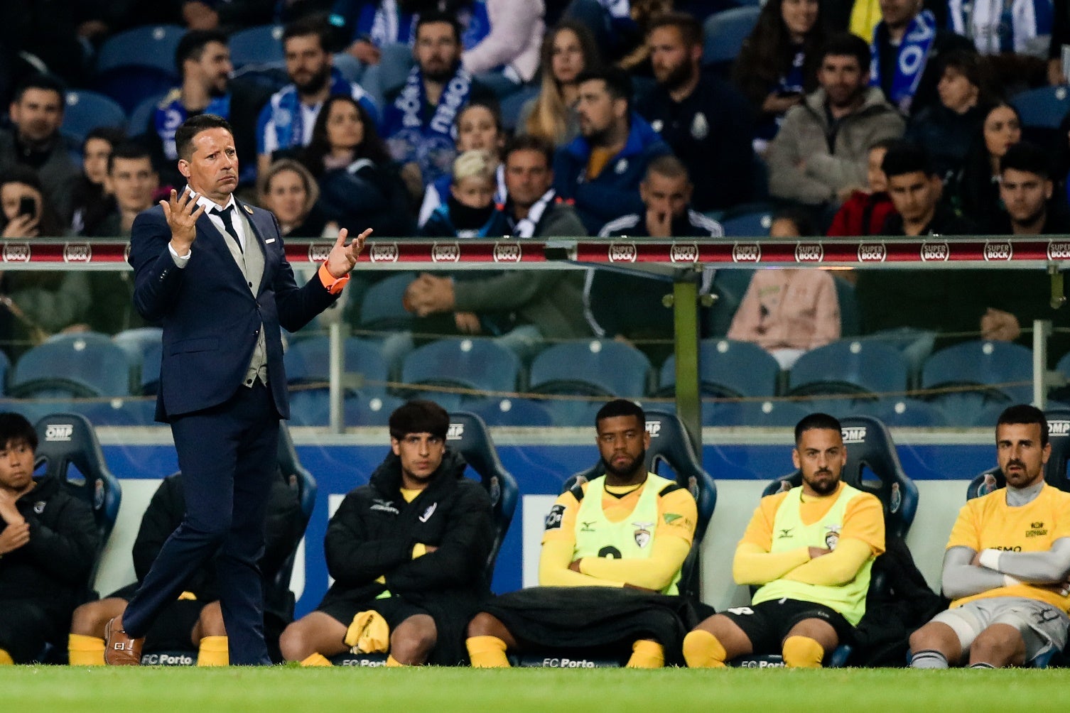 Plantel, treinadores e funcion�rios do Portimonense testaram negativo