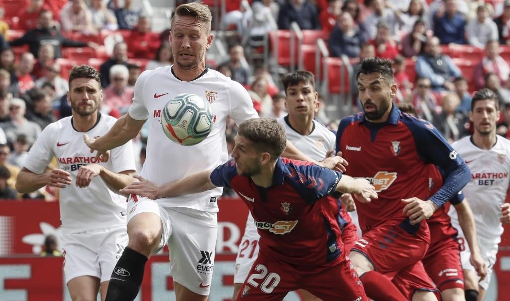 Sevilha bate Osasuna nos descontos e isola-se no terceiro lugar em Espanha