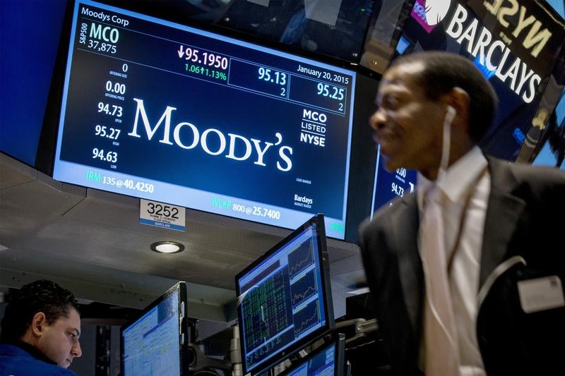 Moody`s sobe rating de Portugal e tira pa�s do `lixo`