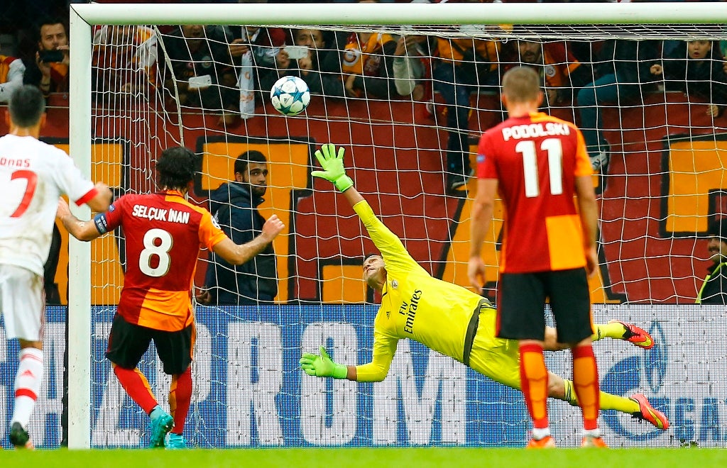 Benfica perde em Istambul com o Galatasaray