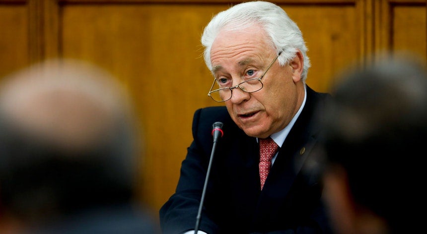 Carlos Costa afirma-se de consci�ncia tranquila