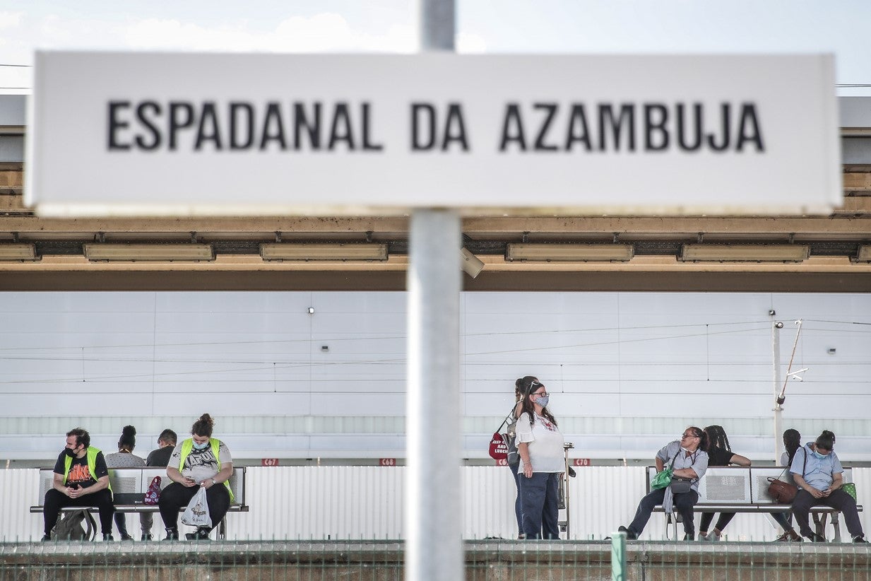 Autarca da Azambuja admite pedir cord�o sanit�rio ao pr�dio no bairro da Quinta da Mina