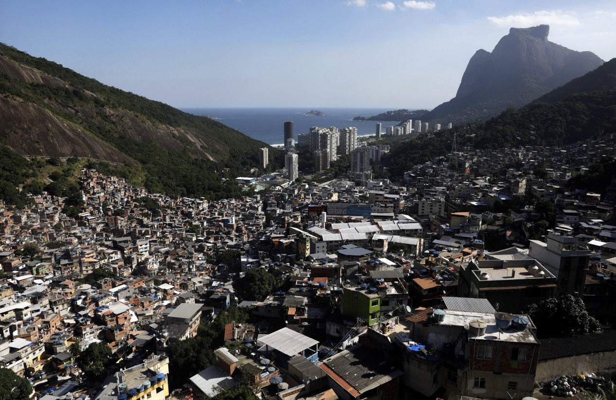 Covid-19. Morte, desemprego e fome na favela da Rocinha no Rio de Janeiro