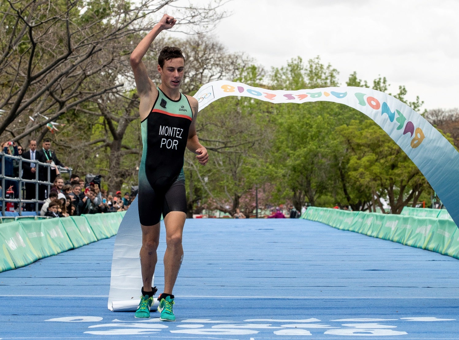 Montez vence estafeta de triatlo nos JO da Juventude