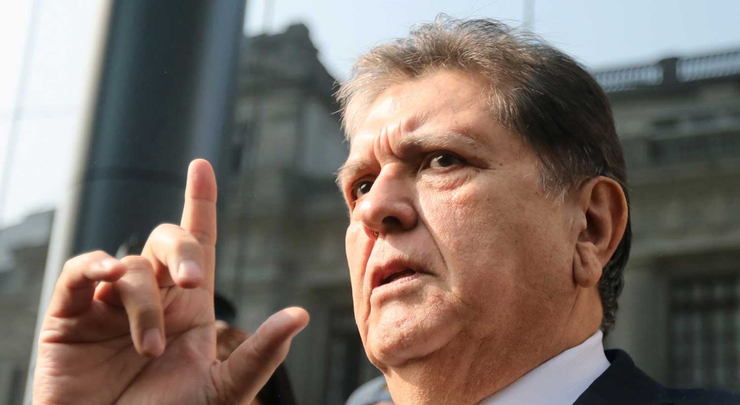 Ap�s tentativa de suic�dio. Morreu o ex-presidente peruano Alan Garcia
