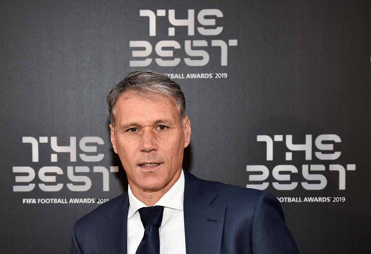 Quem diz que Ronaldo � melhor do que Messi n�o entende de futebol, diz Van Basten