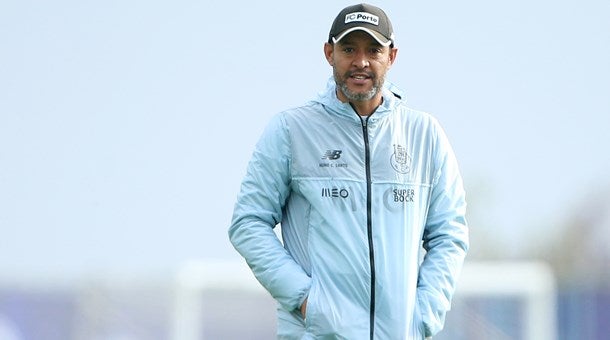 Nuno Esp�rito Santo quer a equipa a �competir no m�ximo�