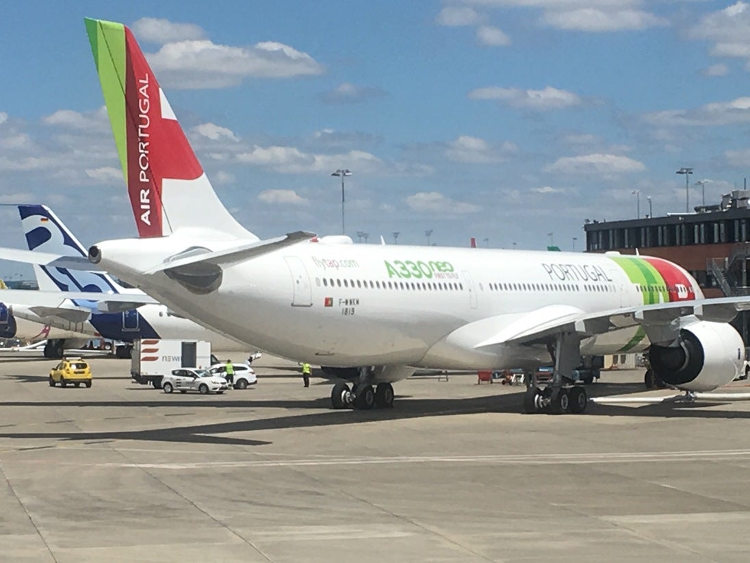 TAP quer transformar voos de m�dio curso numa esp�cie de companhia low cost