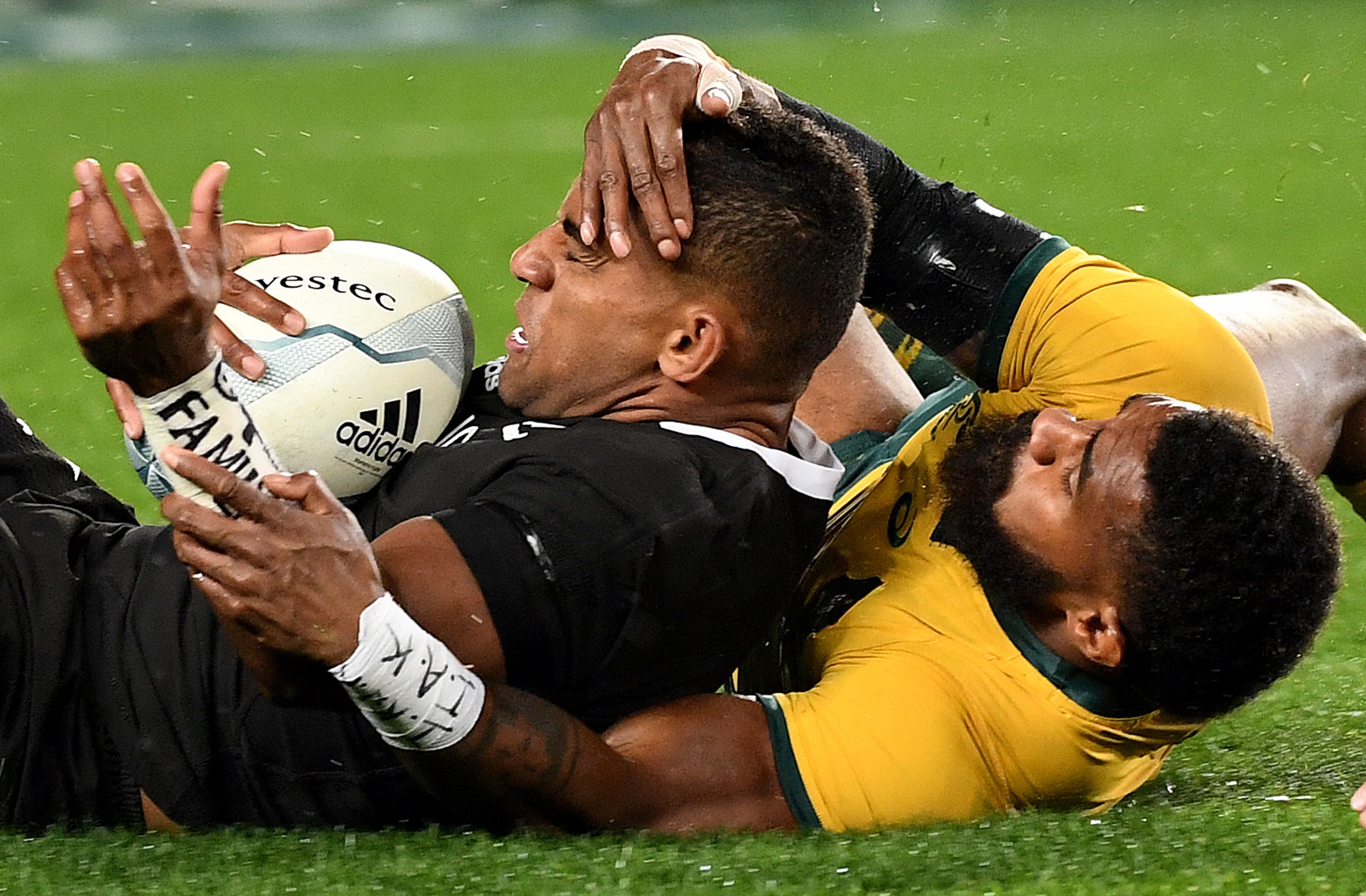 Cabe�a n�o � bola!