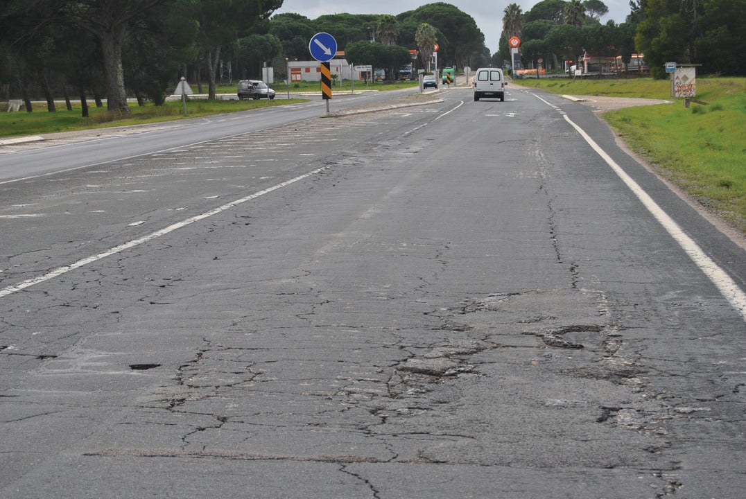 Autarcas promovem marcha lenta contra mau estado das estradas no Alentejo