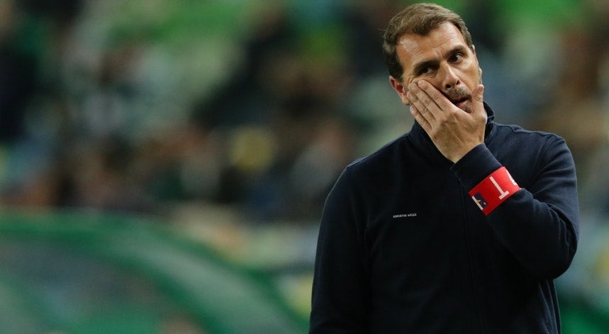 Santa Clara antev� �desloca��o dif�cil� a Tondela